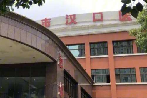 武汉市汉口医院正畸医生推荐，罗晓冰医生力争首位人气旺
